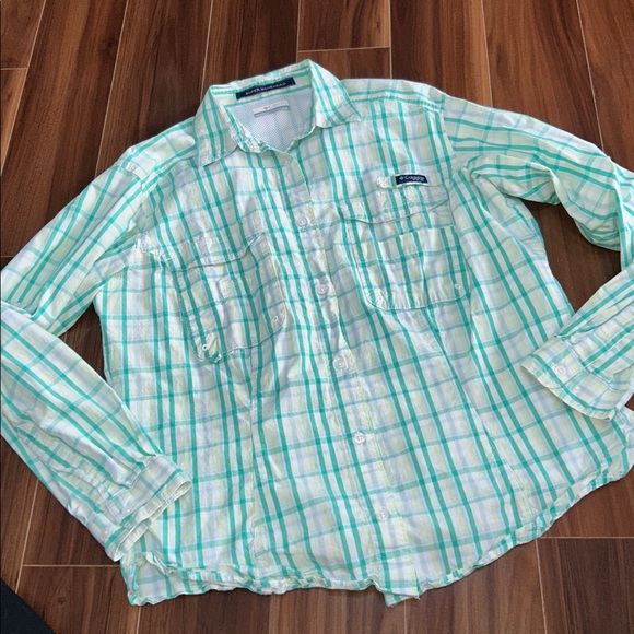 Columbia Tops - Large Columbia button down shirt